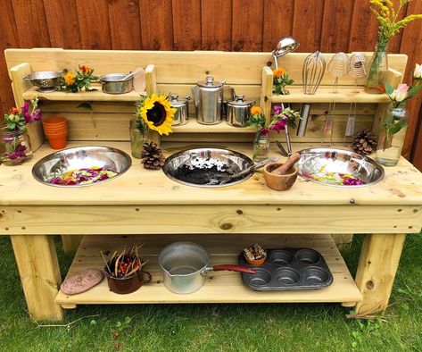 Mud Kitchen Storage Ideas, Mud Kitchen Decor, Mud Kitchen Set Up, Mud Kitchen Set Up Ideas, Outdoor Mud Kitchens For Kids Diy, Cinder Block Mud Kitchen, Homemade Mud Kitchen, Mud Table For Kids, Mud Kitchen For Kids Diy