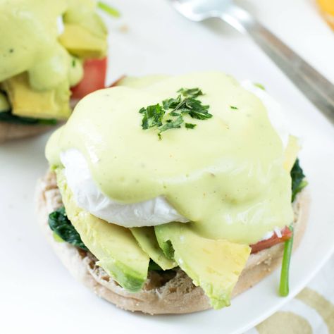 Breakfast With Avocado, Breakfast Ideas Muffins, Avocado Eggs Benedict, Eggs Cups, Breakfast Feast, Eggs Benny, Eggs Benedict Recipe, Egg Benedict, Mexican Breakfast Recipes