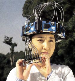 360 degree disposable camera hat! Japanese Inventions, Weird Inventions, Funny Gadgets, Demotivational Posters, Dieselpunk, Make Me Smile, I Laughed, Science Fiction, Funny Pictures