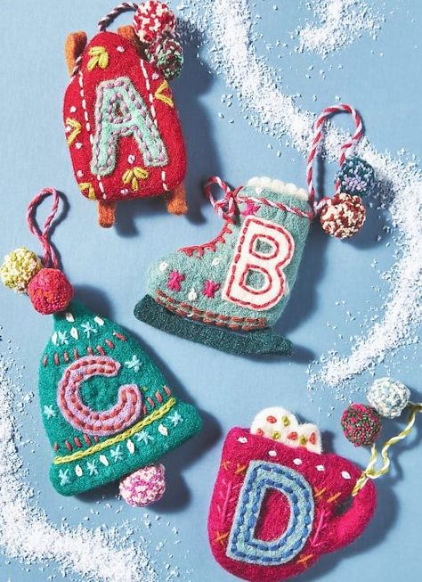 Christmas Fair Ideas, Anthropologie Christmas, Cute Craft, Bauble Ornaments, Unique Ornament, Perfect Stocking Stuffers, Animal Ornament, Christmas Embroidery, Snow Day