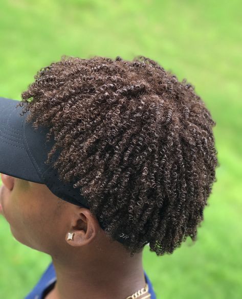 Curly Coils.. #Curls #CurlyHair #Coils Hairstyle Male, Natural Haircut Styles, Long Curly Hair Men, Taper Fade Curly Hair, Natural Hair Men, Beyonce Hair, Ideas Haircut, Afro Curls, Haircut Men