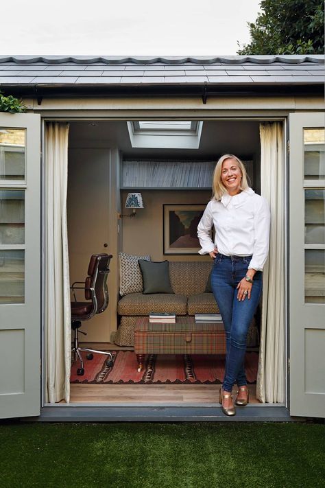 Nicole Salvesen's London house | House & Garden Shed To Office Conversion, Shed To Office, Shed Office Interior, Garden Shed Office, Office Shed Ideas, Jim Office, He Shed She Shed, Shed Conversion Ideas, Garden Office Ideas