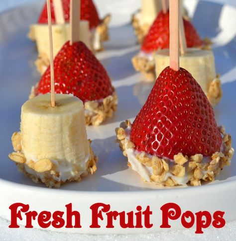 Looking for some healthy Valentine's Day snacks that your kids will still love? These treats are delicious, nutritious and so much fun for little ones! Kids Fruit, Chocolate Drops, Valentines Snacks, Healthy Valentines, Fruit Pops, Snacks For Kids, Raspberry Chocolate, Yogurt And Granola, Valentines Day Food