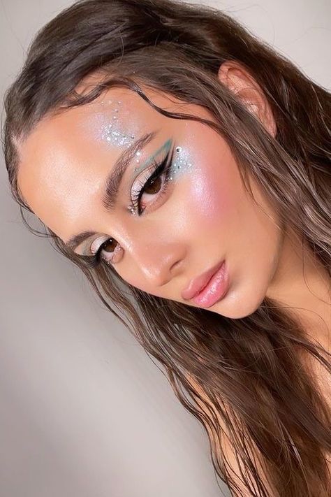 Smokey Eye Festival Makeup, Festival Makeup Brown Eyes, Space Cowgirl Makeup, Edc Makeup Ideas, Pool Party Makeup, Simple Festival Makeup, Ibiza Makeup, Make Up Festival, Cowgirl Makeup