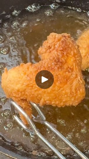 62K views · 4.8K reactions | Here’s my tips for crispy and juicy fried chicken! I keep the seasonings simple like my parents did and fry my chicken in peanut oil in a cast iron skillet. For my Southern Recipes, grab a copy of my cookbook Memories on a Plate- Southern Recipes I Learned from my Mama. ...#friedchickenwings #frying #chickenwings #chickenwingsrecipe #castironskillet | Spilling the Sweet Tea | Spilling the Sweet Tea · Original audio Spilling The Sweet Tea, Chinese Fried Chicken, Juicy Fried Chicken, Turkey Chops, Making Fried Chicken, Tandoori Masala, Fish Sandwich, Fried Chicken Wings, Peanut Oil