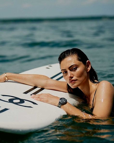 Phoebe Tonkin Photoshoot, Surf Aesthetic, Sup Yoga, Beach Shoot, Phoebe Tonkin, Harper’s Bazaar, Makeup Fashion, Surfs Up, Surfer Girl