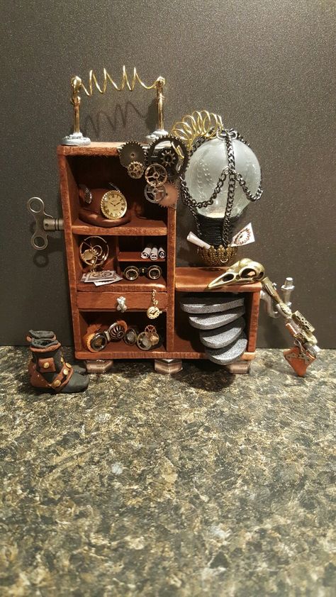 Steampunk Dollhouse, Lantern Diorama, Miniature Steampunk, Dollhouses Ideas, Steampunk Shelves, Steampunk Miniatures, Steampunk Rooms, Halloween Boxes, Steampunk Kitchen