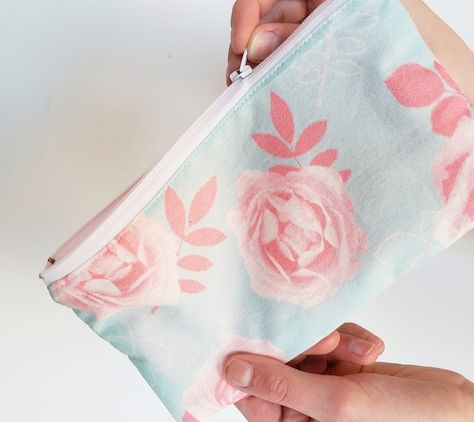 Fabric Pencil Case Pattern, Sew A Zipper Pouch, Diy Zipper Pouch, Easy Zipper Pouch, Sew A Zipper, Fabric Pencil Case, Diy Pouch No Zipper, Pencil Case Pattern, Sewing Guide