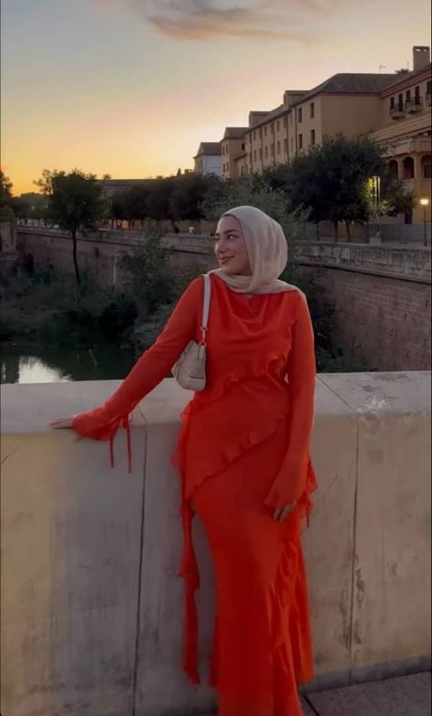 Thailand Outfit, Outfits Muslim, Estilo Hijab, Modest Dresses Fashion, Hijabi Outfit, Chic Dress Classy, Holiday Clothes, Modest Summer Dresses, Modesty Outfits