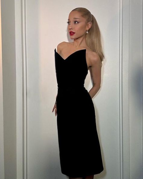 Mimi Cuttrell (@mimicuttrell) | Instagram profile Ariana Grande Red Carpet, Ariana Instagram, Ariana Grande Outfits, Tiny Elephant, Ariana Grande Pictures, Forever Girl, Ariana G, Cat Valentine, Famous Girls