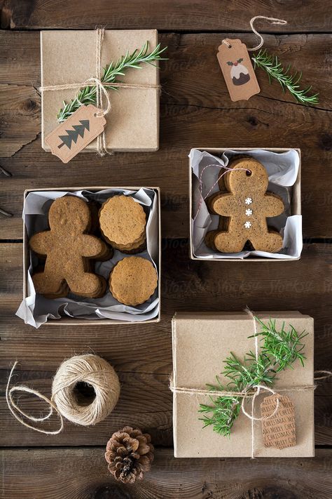 Gift-wrapped Gingerbread men cookies by Pixel Stories for Stocksy United Cookie Packages Ideas, Cookies In A Box Gift, Gingerbread Cookies Packaging, Cookie Gift Boxes Packaging, Gingerbread Gift Ideas, Christmas Cookie Boxes Packaging, Gingerbread Packaging, Christmas Food Packaging, Cookie Box Christmas