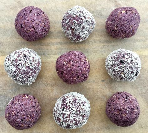 Fusion Sweets, Blueberry Bites, Healthy Mummy Recipes, Mummy Recipes, Healthy Mummy, Rum Balls, Purple Food, Diwali Sweets, Peanut Butter Roll