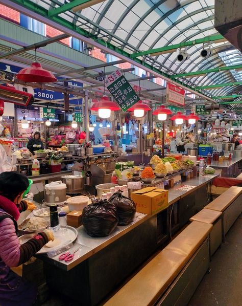 Exploring the bustling charm of Gwangjang Market in Seoul! 🌟 Vibrant stalls beckon with a quaint allure, offering a feast for the senses. Don't miss the must-visit food stalls serving up delectable bindaetteok, bibimbap, and savory gimbap! 🍲🥢 . . . . . #weekendswithmoh #SeoulEats #GwangjangMarket #Myeongdong #myeongdongstreetfood #Seoul #SeoulSouthKorea #SouthKorea #seoul8anniversary #8thYearAnniversary #DesignInspiration #LoveAndDesign #SeoulAdventures Gwangjang Market Seoul, Korean Food Market, Gwangjang Market, Myeongdong Seoul, Korea Street Food, Seoul Night, Korea Photo, Street Food Market, Living In Korea