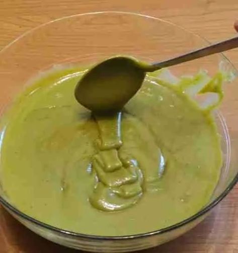 PISTACHIO CREAM: How to Make Homemade Delicious Cream Butter Sauce For Pasta, Chocolate Cream Puff, Italian Almond Cookies, Chocolate Bar Recipe, Pistachio Dessert, Pistachio Recipes, Italian Bakery, Pistachio Ice Cream, Pistachio Cream