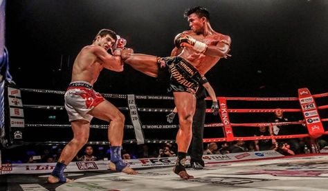 Buakaw Banchamek, Martial Arts Photography, Culture Of Thailand, Muay Thai Martial Arts, Thai Box, Muay Thai Kicks, Muay Thai Training, Muscle Abs, Martial Arts Workout