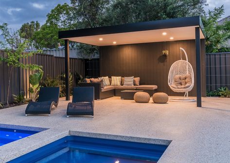 Pavillion Backyard, Pool Area Landscaping, Pool Lounges, Pool Cabana Ideas, Pool Makeover, Pool Gazebo, Pool Pergola, Hamptons Kitchen, Decking Ideas