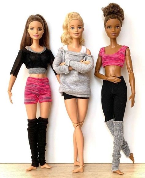 Doll Poses, Ken Outfits, Barbie Diy Accessories, Barbie Vibes, Custom Barbie, Barbie Doll Set, Barbie Dolls Diy, Dolls Diy, Barbie Family