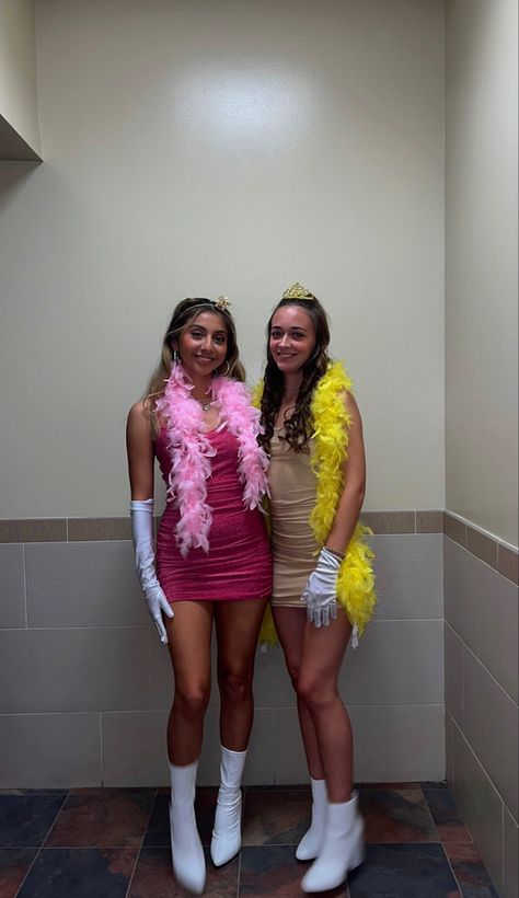 Teen Halloween Costume Ideas Duo, Halloween Duo Girl Costumes, Duo Halloween Costumes Football, Simple Best Friend Halloween Costumes, Halloween Costumes For Teens Girls Cute Duo, Duo Teen Halloween Costumes, Halloween Costumes 12 Year Girl Duo, Cute Halloween Costumes For Duos Girl, Duo Fancy Dress Costumes