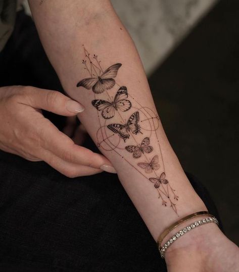 Muster Tattoos, Subtle Tattoos, Aesthetic Tattoo, Elegant Tattoos, Feminine Tattoos, Dope Tattoos, Simplistic Tattoos, Tattoo Designs For Women, Line Tattoos