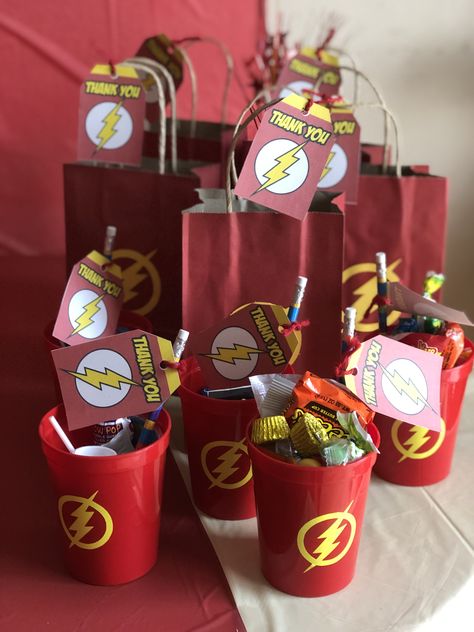 Flash Birthday Party Decorations, Flash Birthday Party, Flash Party Ideas, Flash Party Decorations, Flash Superhero Birthday, The Flash Birthday Party, Flash Birthday Party Games, Flash Birthday Party Ideas, The Flash Party Favors