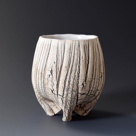 Wabi Sabi Pottery, Ceramics Sculpture, Japanese Vase, Clay Texture, Porcelain Tableware, Porcelain Lamp, Porcelain Jewelry, Japanese Pottery, Sgraffito