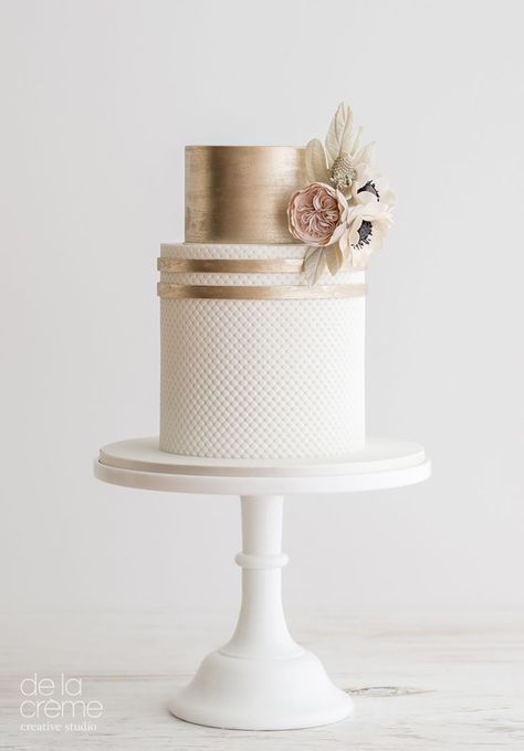 Wedding Cake With Flowers, White And Gold Wedding Cake, Rose Gold Wedding Cakes, Taupe Wedding, White And Gold Wedding, Cake With Flowers, Torte Cupcake, Tiered Cake, Gold Cake