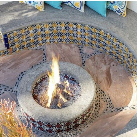 Tile Fire Pit, Desert Patio, Mexican Garden, Sunken Fire Pits, Outdoor Showers, Mexico House, Mediterranean Style Homes, Patio Fire Pit, Fire Pit Area