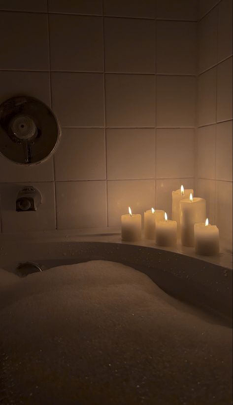 Self Care Aesthetic Pfp, Bath Night Aesthetic, Self Care Dark Aesthetic Wallpaper, Bathroom Pictures Aesthetic, Candle Bath Aesthetic, Bath Self Care Aesthetic, Bath Pictures Aesthetic, Self Care Aesthetic Pictures Dark, Shower Aesthetic Dark