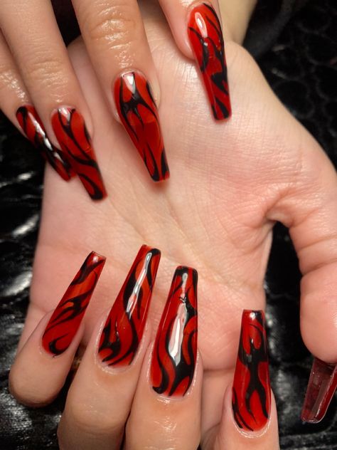 Dark Red And Black Nail Designs, Red And Black Coffin Nail Ideas, Red Witchy Nails, Black And Red Marble Nails, Red And Black Marble Nails, Nail Designs Red And Black, Simple Red And Black Nails, Black And Red Nail Ideas, Red Fire Nails