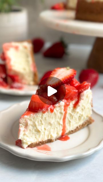 Cheesecake Videos, Strawberry Cheesecake Recipe Easy, Quick And Easy Desserts, Best Cheesecake Recipe, Cheesecake Strawberry, Cheese Dips, Dream Bakery, Peach Dessert, Strawberry Cheesecake Recipe