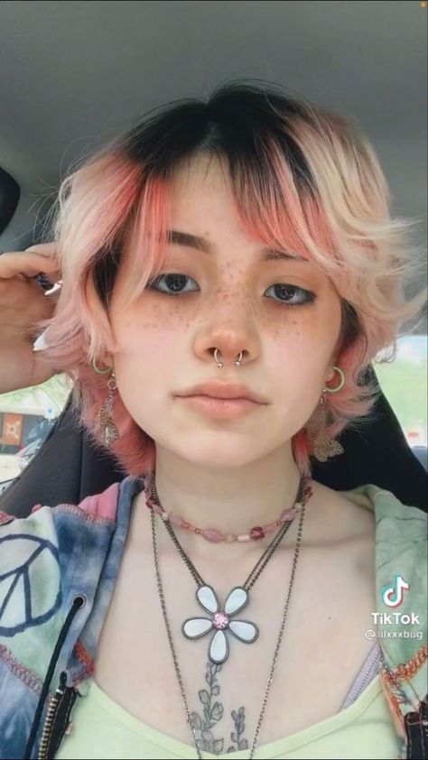 Type Of Hair Dye Styles, Lilxxbug Hair, Short Haircuts Alternative, Cute Really Short Haircuts, Short Fluffy Haircuts For Women, Gender Fluid Hair Curly, Vivid Hair Color Ideas Short, Short Fem Haircuts, Enby Haircuts Straight Hair