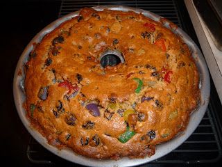 http://thereisahorseinmybubblebath.blogspot.com/2012/12/my-first-gumdrop-cake.html Gumdrop Cake With Cream Cheese, Christmas Fruitcakes, Gumdrop Cake Recipe, Gum Drop Cake, Gumdrop Cake, Traditional Christmas Recipes, Best Fruitcake, Pineapple Delight, Traditional Christmas Food