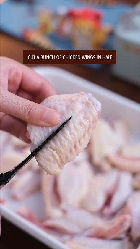 Easy & quick chicken wings recipe in China, do you want to try? #recipe #cooking #chickenwing #chinesefood | foodiechina888 Deep Fried Chicken Wings Recipe, Chinese Fried Chicken Wings, Deep Fried Chicken Wings, Easy Chicken Wing Recipes, Easy Chicken Wings, Asian Appetizers, Chicken Cooking, Khmer Food, Chicken Wings Recipe