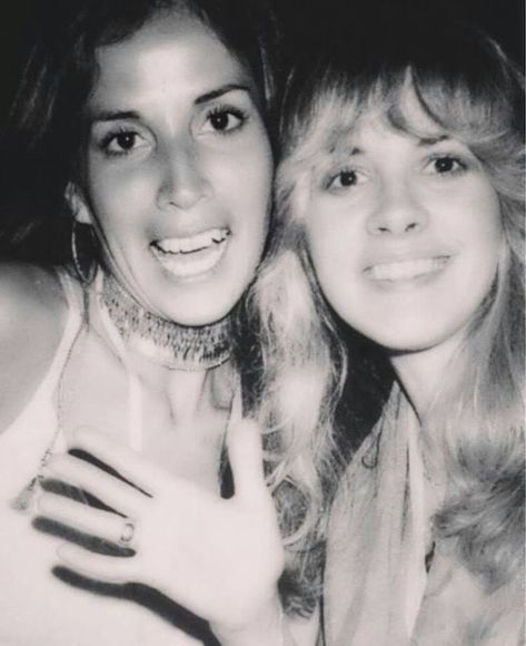 Olivia Harrison with Stevie Nicks Olivia Harrison, Beatles Girl, Short Dark Hair, Famous Couples, The Fab Four, Like Animals, Ringo Starr, George Harrison, Stevie Nicks