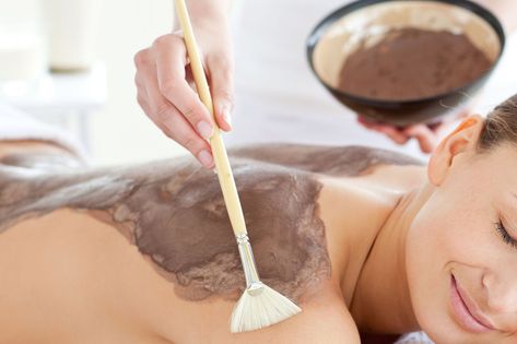 From a toasted marshmallow facial to a chocolate truffle body wrap, the holidays are fill with ways top spas are celebrating the season. During a hectic holiday season it is easy to get stressed, so check out a few ways to find Zen below! I have not been to any of these locations, so please … Homemade Body Wraps, Bio Oil Uses, Bio Oil Scars, Bio Oil Skin, Spa Getaways, Spa Trip, Spa Marketing, I Need A Vacation, Dry Skin Patches