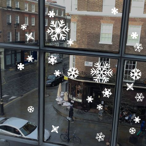 Small Set Of 24 White Snowflakes Vinyl Stickers Christmas Window Stickers, Xmas Sticker, Snowflake Sticker, Elegant Snowflake, Christmas Window Decorations, Xmas Sale, Xmas Deco, Gold Snowflake, Christmas Window