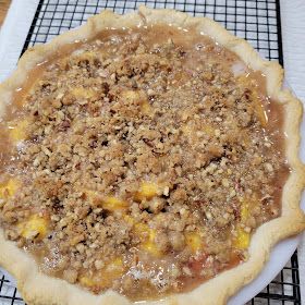 Peach Praline Pie Recipe, Peach Praline Pie, Praline Pie, Peach Pie Recipes, Sugar Free Recipes Desserts, Pecan Pralines, Pie Shell, Summer Dishes, Peach Pie