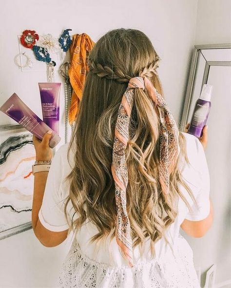 Boho Mode, Hair Scarf Styles, Head Scarf Styles, Scarf Bandana, Bow Hairstyle, Peinados Fáciles Para Cabello Corto, Bow Accessories, Bandana Hairstyles, Bandana Scarf