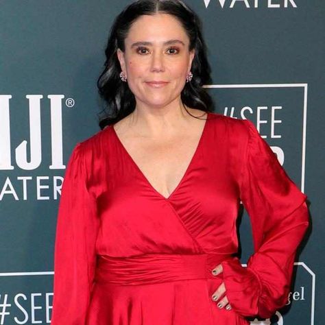 Carbs are life and Alex Borstein knows it.   The 48-year-old actress is taking home the award tonight for Best Supporting Actress in a Comedy Series for her iconic role in The Marvelous... Alex Borstein, Lizzie Mcguire Movie, Amy Sherman Palladino, Lois Griffin, Critic Choice Awards, Best Speeches, Acceptance Speech, Andrew Scott, Lizzie Mcguire