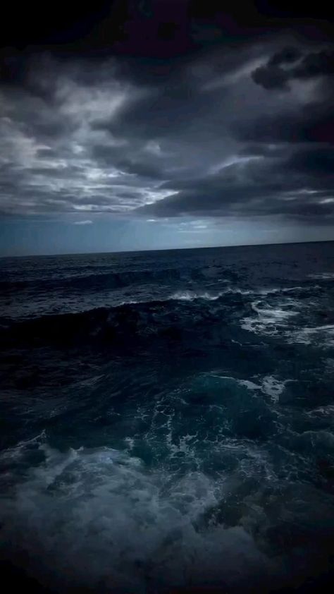 Scary Ocean, Water Images, Best Character Names, Beautiful Ocean Pictures, Underwater Art, Cute Galaxy Wallpaper, Stormy Sea, Ocean Wallpaper, Beautiful Photos Of Nature