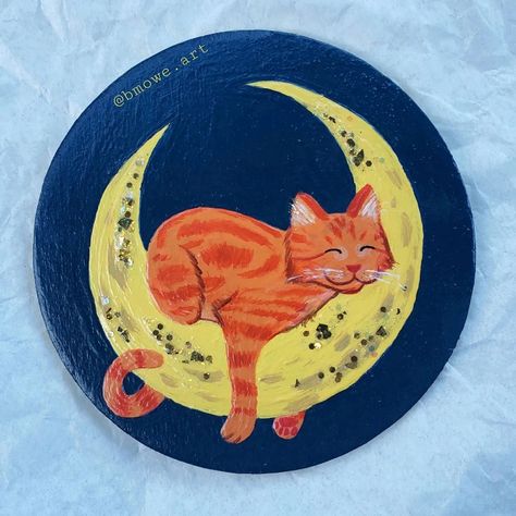 Calico Cat Painting Easy, Orange Cat Painting Easy, Tortoise Shell Cat Art, Orange Cat Painting, Tabby Cat Acrylic Painting Easy, Circular Canvas Painting, Orange Tabby Painting, Witchy Wood Slice Painting, Cat Wood Slice Ornament