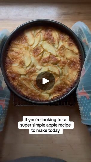 Munchies Meals, Meals And Munchies, Cake Fall, Apple Recipes Easy, Fall Friends, Apple Dessert, Apple Desserts, Apple Cake, Fall Baking