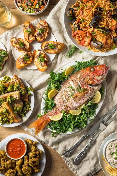 Christmas Feast Table Food, Italian Feast Table, Feast Of The 7 Fishes, Seven Fishes Christmas Eve Easy, 7 Fishes Christmas Eve Recipes, 7 Fishes Christmas Eve, Feast Of 7 Fishes, Seven Fishes Christmas Eve, Feast Of Seven Fishes