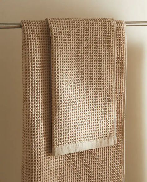 WAFFLE-KNIT COTTON BATH TOWEL - TOWELS - BATHROOM | Zara Home United Kingdom Cotton Bath Towels, Zara Home, Bathroom Towels, Knit Cotton, Waffle Knit, Bath Towel, Bath Towels, Towels, United Kingdom