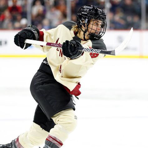 Hockey Girls Aesthetic, Hockey Girl Aesthetic, Womens Ice Hockey Aesthetic, Julie Aesthetic, Girls Hockey Aesthetic, Ice Hockey Aesthetic Girl, Female Ice Hockey, Women’s Hockey, Hockey Women