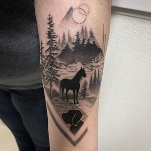 Ink Tattoo Design, Wood Tattoo, Red Tattoo Ideas, Red Ink Tattoo, Horse Tattoo Design, Cowgirl Tattoos, Matching Friend Tattoos, Mountain Horse, Red Tattoo