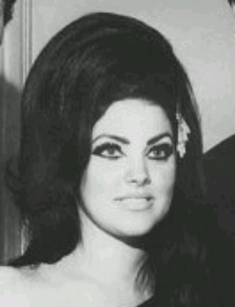 Priscilla Presley ~ Elvis Presley's wife... Priscilla Presley, Casino Online, The Bar, Singers, Slot Online, Casino, Models, Bar, Makeup