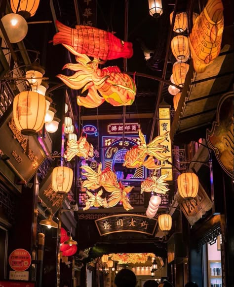 Chinese Night Market, Chinese Market Aesthetic, Mid Autumn Festival Aesthetic, Chinese Festival Aesthetic, Traditional China Aesthetic, Lantern Festival China, Chinese Culture Aesthetic, Asian Night Market, Lamp Festival