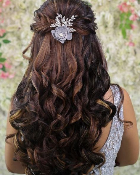 Reception Hairstyles, Bridal Hairstyle Indian, Hairstyle Indian Wedding, Hairstyle Indian, Bridal Hairstyle Indian Wedding, Hair Style On Saree, Hairstyle Updo, Hair Wedding Styles, Engagement Hairstyles