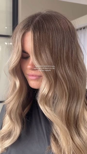 JESSICA STAKER on Instagram: "+ This is for my blonde girls who want to go a little darker for fall … AND will eventually want to go back blonde! This look still gives you a darker lived in feel, but will be way easier on both your hair (and your stylist) when you want to be back blonde! + I lowlighted her whole head with 7G + 6N + smudged her root with 6N + 7NW + toned everything at the end with 7NW+ 8GI" Root Smudge Cool Blonde, Should I Go Blonde Or Brunette, Blonde Balayage Neutral Tone, Ash Blonde Hair Root Smudge, Root Smudge Brown To Blonde, Blonde Stretched Root, From Blonde To Natural Hair, Blonde Hair With Lowlights And Dark Root, Soft Lived In Blonde